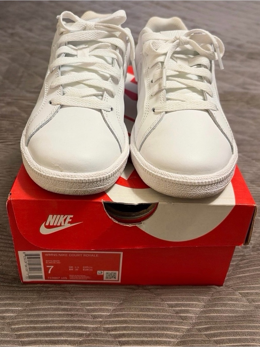 Nike Woman’s Court Royale Sz 7
